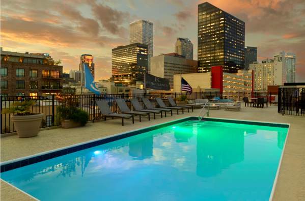 Renaissance Arts Hotel - Pool