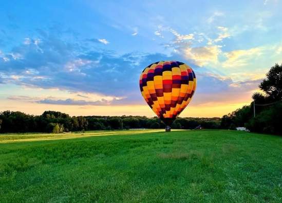 old world balloonery