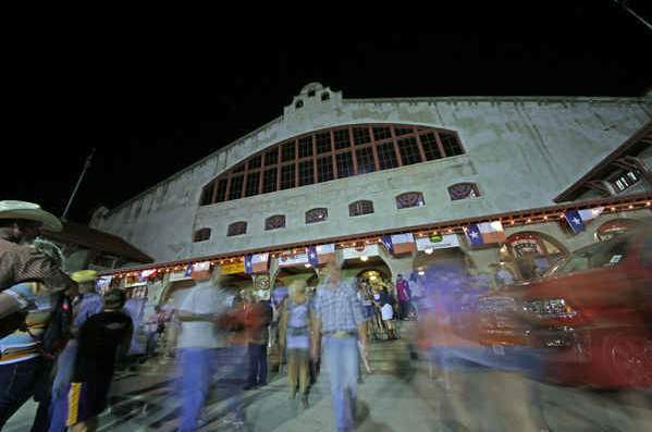 Stockyards Nightlife Offers Saloons