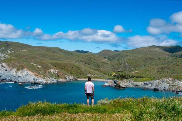 Scott-at-little-harbor-on-Catalina-Island-the-backside-with-Catalina-Backcountry