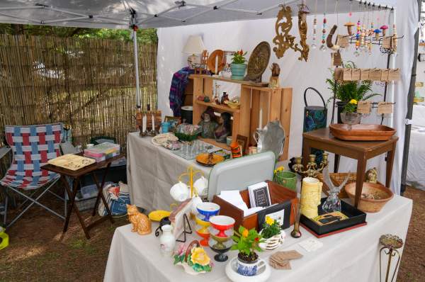 Standard Deluxe Market