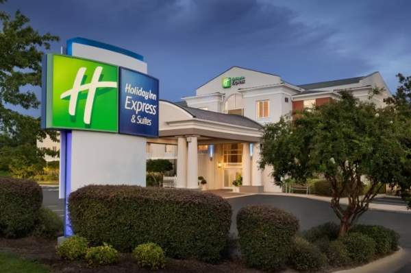 holiday inn express entrance