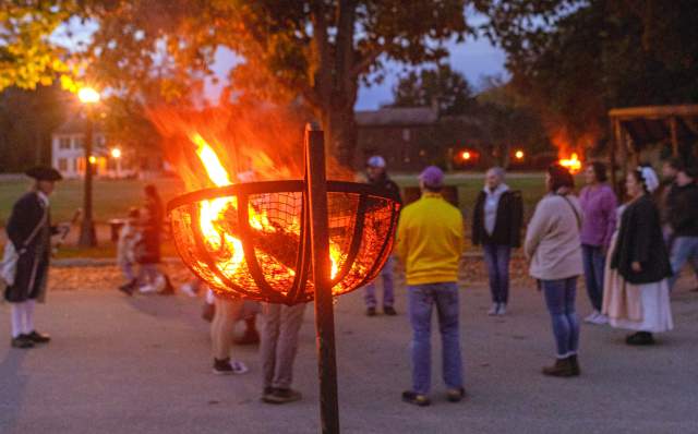 Guide to the Top Ghost Tours in Williamsburg