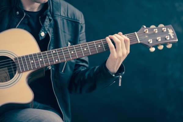 Live Music at The Grape Escape: Kristina Castañeda & Shawn Healy