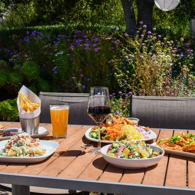 Food and drinks outside in a garden