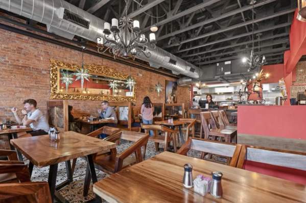Guía Bilingüe de Comida en Bentonville: Restaurantes con Sabor a Casa