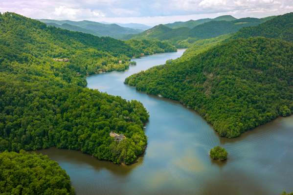 Lake Days Await: Where to Enjoy the Best Lakes in Jackson County, North Carolina