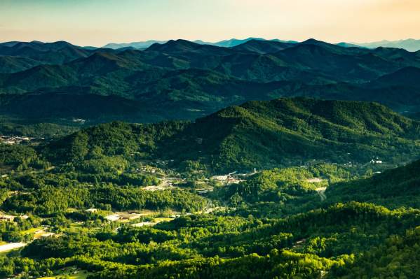 Hiking the Pinnacle Park Trail: Planning & Tips