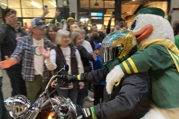 Where to Watch Duck Football Games