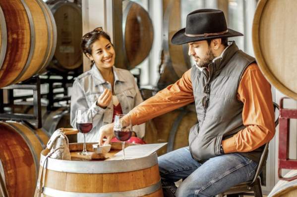 perissos winery Couple