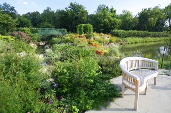 aboretum bench