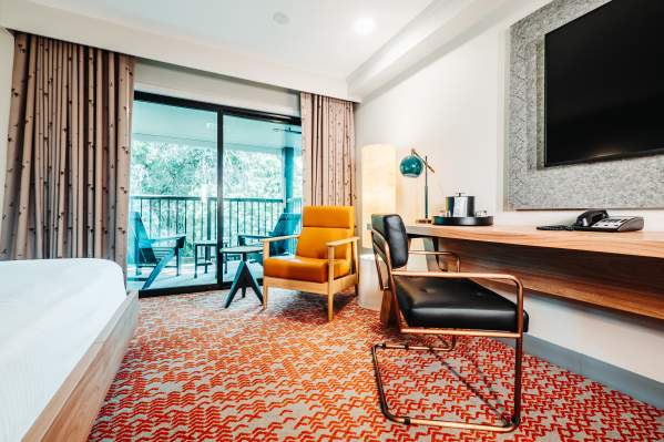 Park & Fly Valley River Inn Package