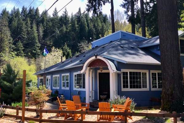 Westfir Lodge & Mountain Market