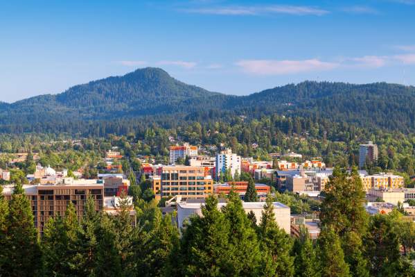 Eugene City Highlights Tour by Best Oregon Tours