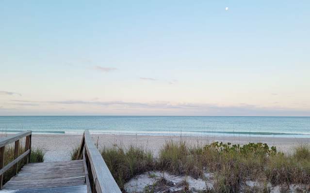 Early morning on Englewood Beach