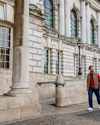 DNI Gallery - Belfast City Hall Couple