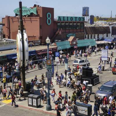 Visitors in Pier 39 Fishermans Wharf San Francisco - CA – Stock