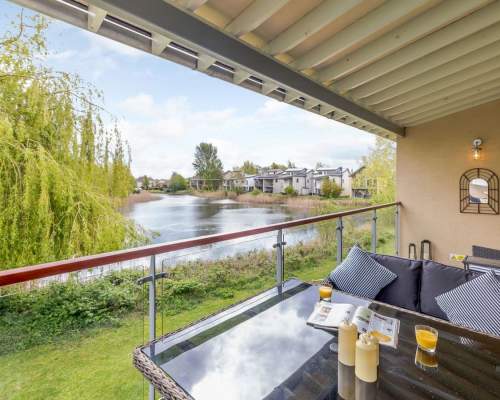 Cotswold Lakes via Bolthole Retreats