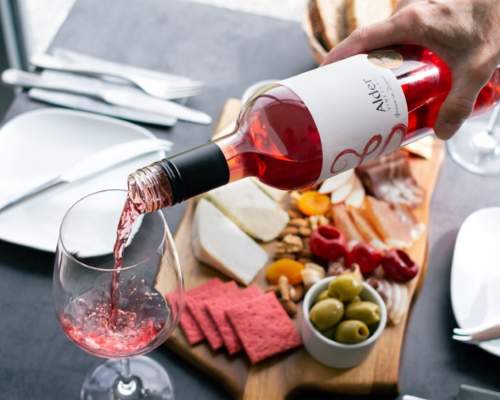 Enjoy a foodie break in Devon this year