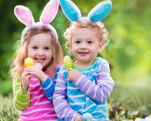 children dressed as bunnies