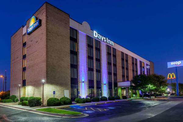Days Inn East Exterior