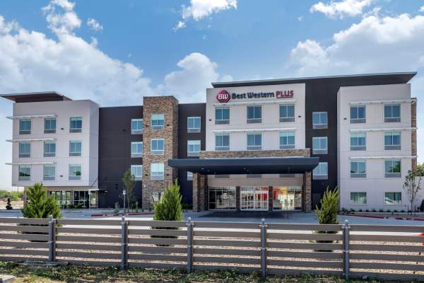exterior shot of the Best Western Plus East