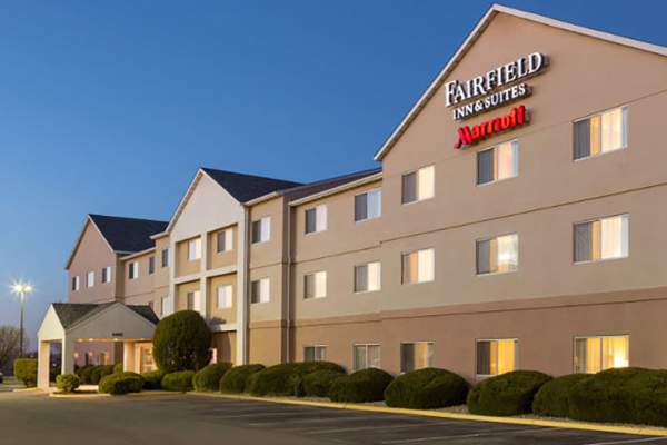 Fairfield Inn & Suites West Exterior