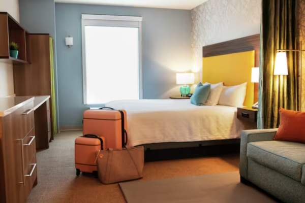 Home2 Suites room