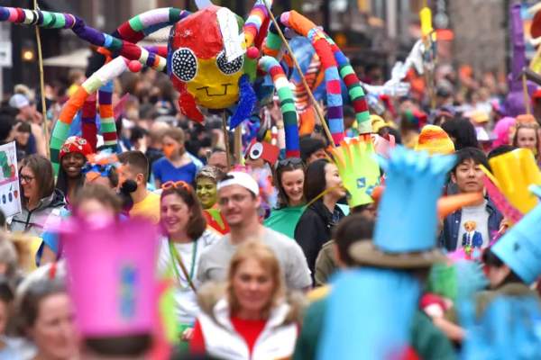 Festifools parade through downtown