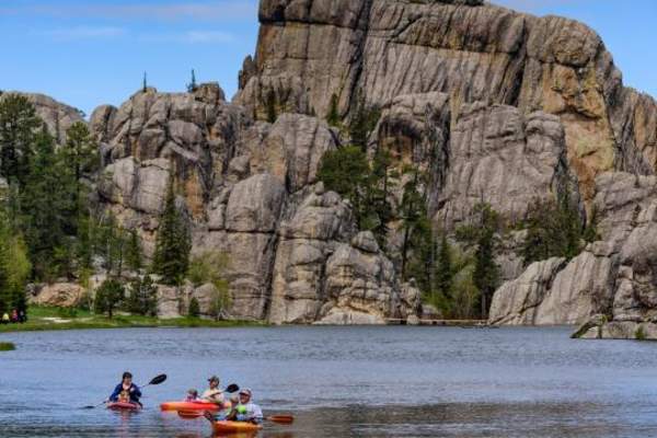 Water-Recreation-Paddle-Lake