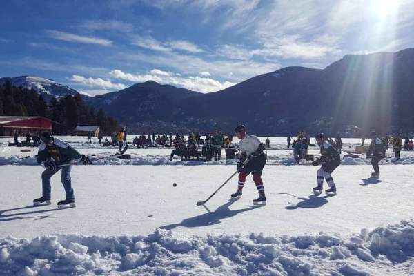 Pond Hockey
