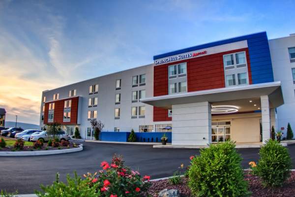 SpringHill Suites by Marriott Exterior
