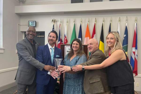 Lafayette Travel Receives International Achievement Award