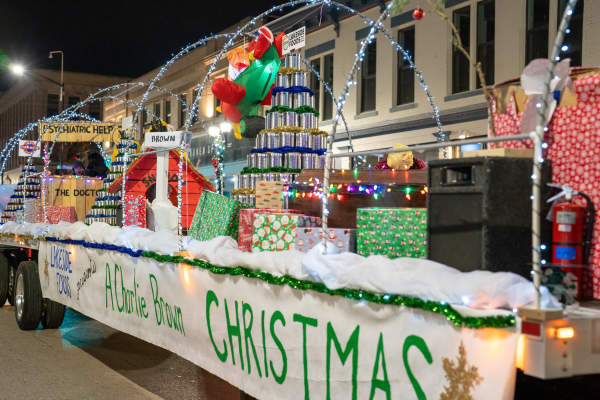A Holiday Tradition Returns: Lakeshore Holiday Parade Registration Now Open