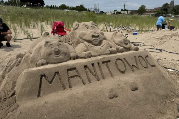 Wisconsin Sand Sculpting Festival Returns to Manitowoc’s Red Arrow Beach