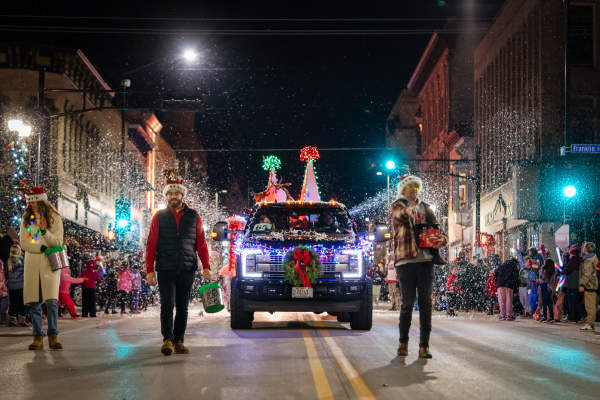 Registration Opens for 36th Annual Lakeshore Holiday Parade