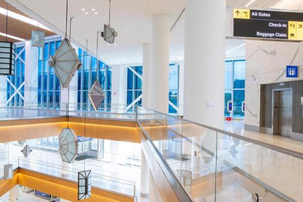 Flying to NYC Through Newark: United, AirTrain, Grayson Hotel & First Night in Midtown