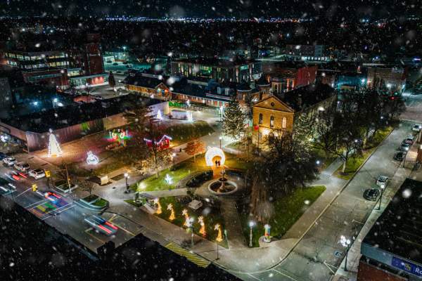 museum square lights holidays