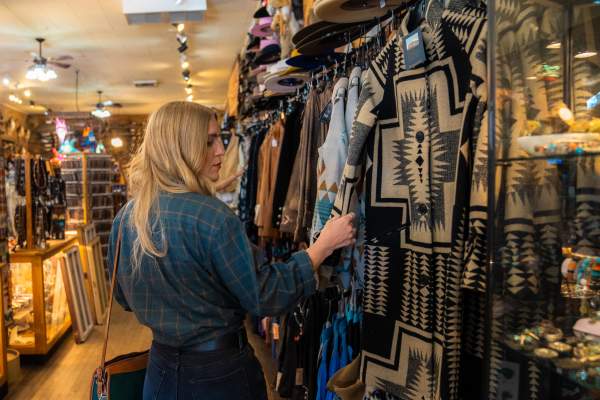 Girls Shopping - Experience Prescott