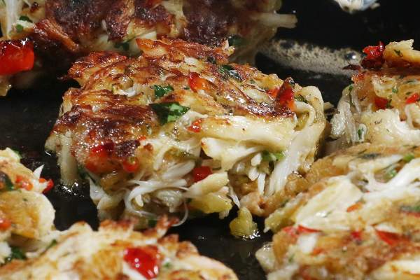 Small Bites: Crab Cakes