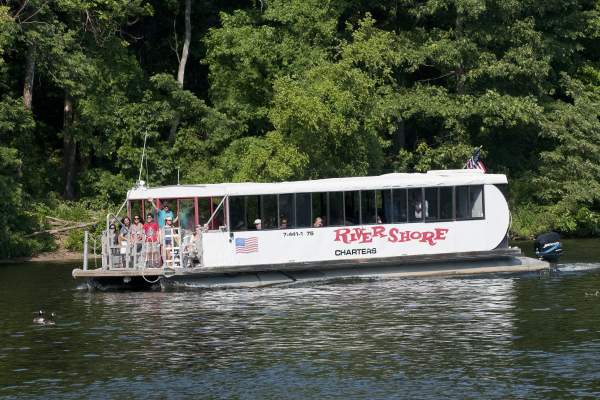 Rivershore charters boat on the occoquan river