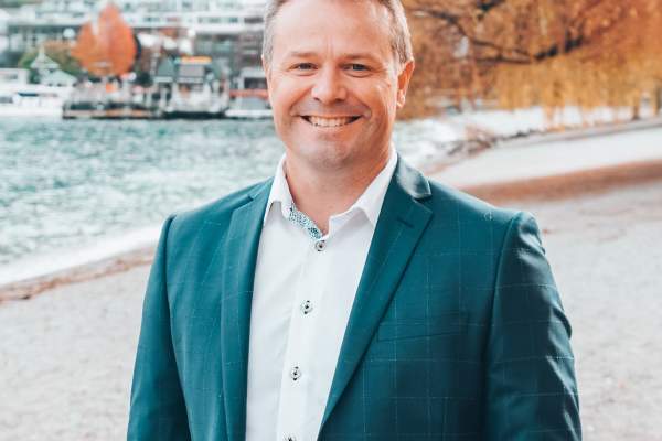 Mayor Glyn Lewers