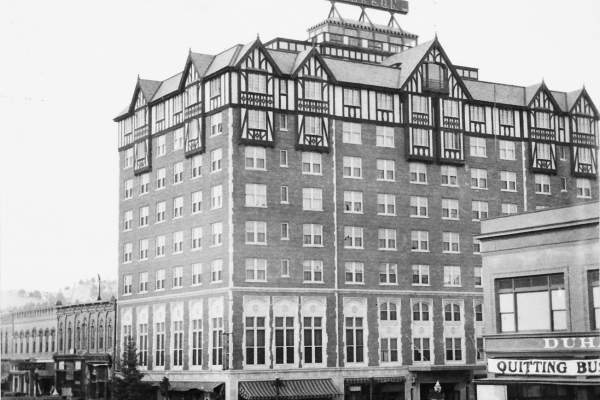 The Midwest's Most Haunted Hotels