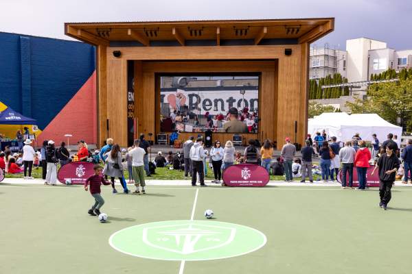 LEGACY SQUARE ACTIVE WITH SCREEN