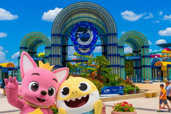 Baby Shark Makes a Splash at SeaWorld with New Live Experiences & an All-New Animated Music Video!