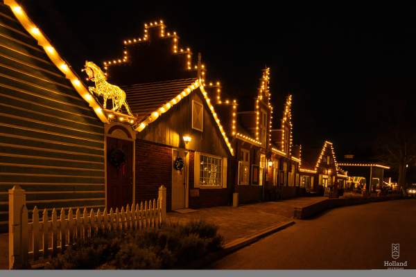 A Merry West Michigan Weekend: Unique Gifts, Dazzling Lights & Holiday Classics