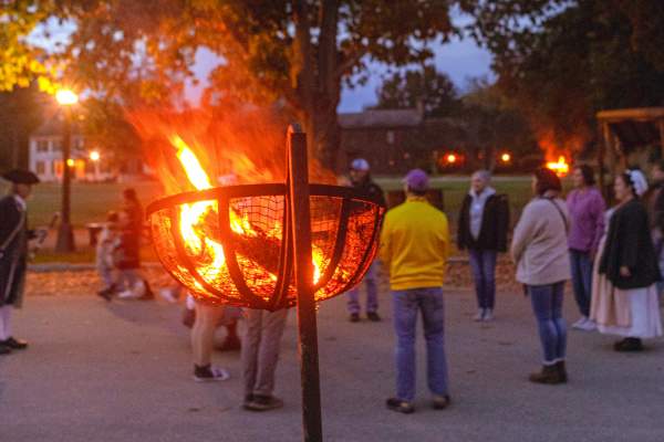 Guide to the Top Ghost Tours in Williamsburg