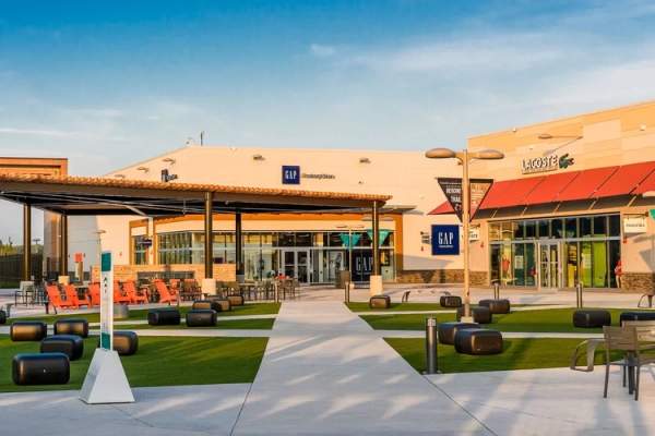 The Outlet Collection at Niagara