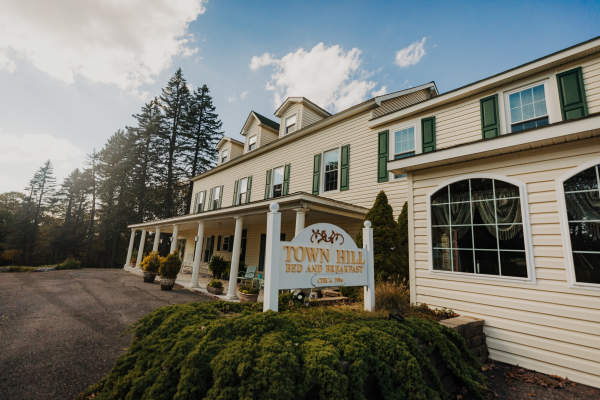 Town Hill Hotel Bed & Breakfast