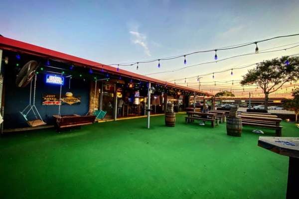 Dylan's Restaurant & Grill